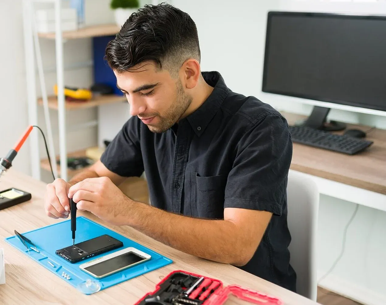 Советы для тех, кто хочет открыть мастерскую по ремонту телефонов