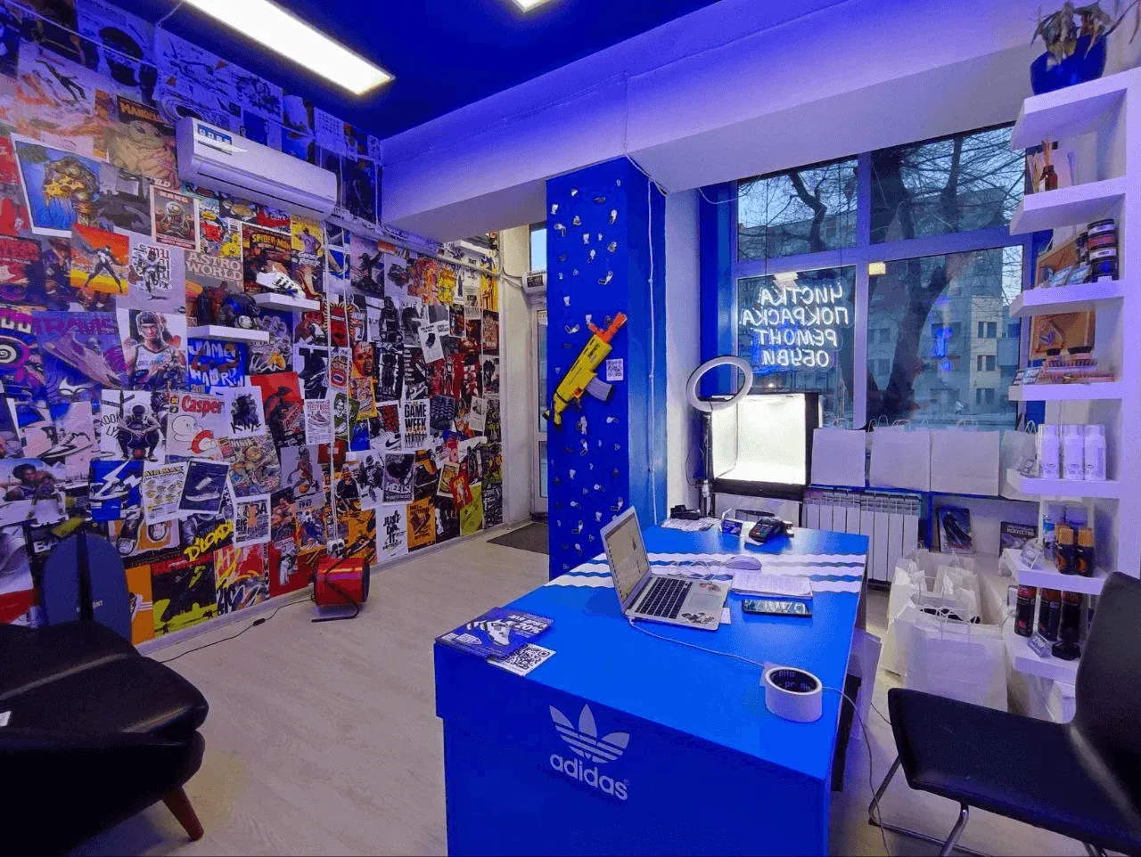 Sneaknfresh, крупнейшая сеть химчисток обуви в России, делится опытом использования CRM HelloClient